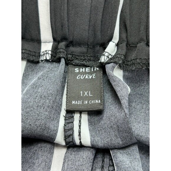 Shein Curve 1XL Black & White Striped High-Waisted Paperbag Shorts - Picture 3 of 6